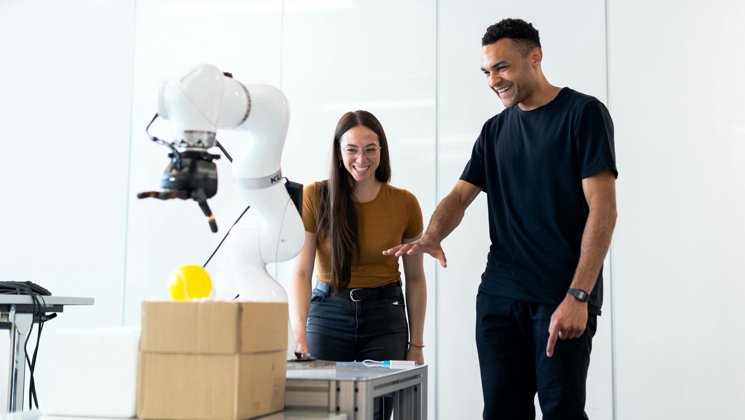 explaining what is machine learning with definition, types, and real-world examples